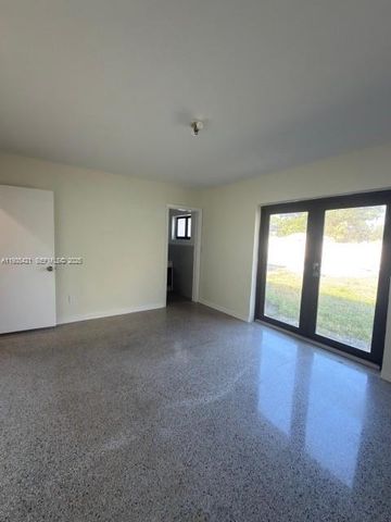 860 W Dayton Cir, Fort Lauderdale, FL 33312