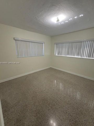 860 W Dayton Cir, Fort Lauderdale, FL 33312