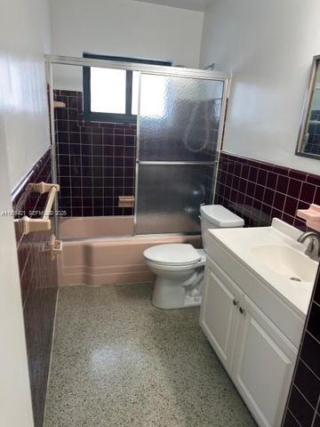 860 W Dayton Cir, Fort Lauderdale, FL 33312