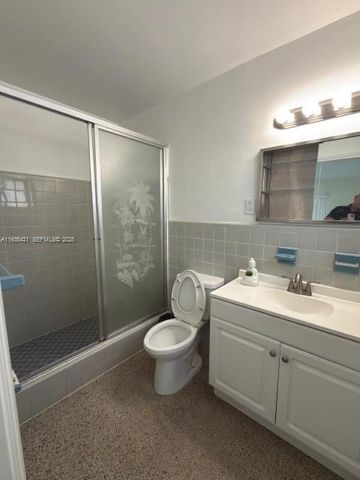 860 W Dayton Cir, Fort Lauderdale, FL 33312