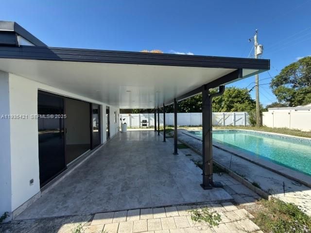 860 W Dayton Cir, Fort Lauderdale, FL 33312