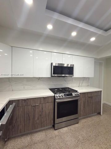 860 W Dayton Cir, Fort Lauderdale, FL 33312