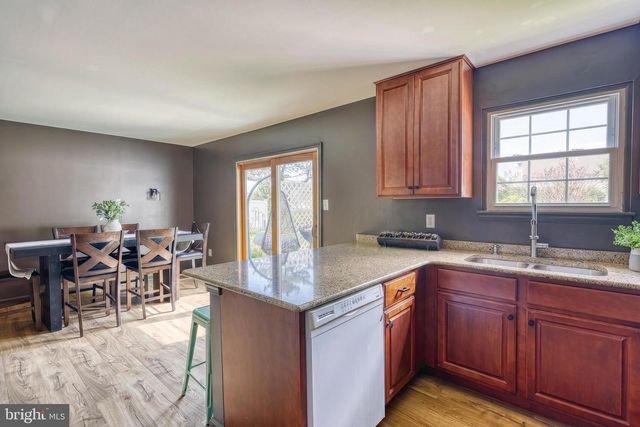 6239 SPRING KNOLL DR, Harrisburg, PA 17111