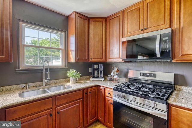 6239 SPRING KNOLL DR, Harrisburg, PA 17111