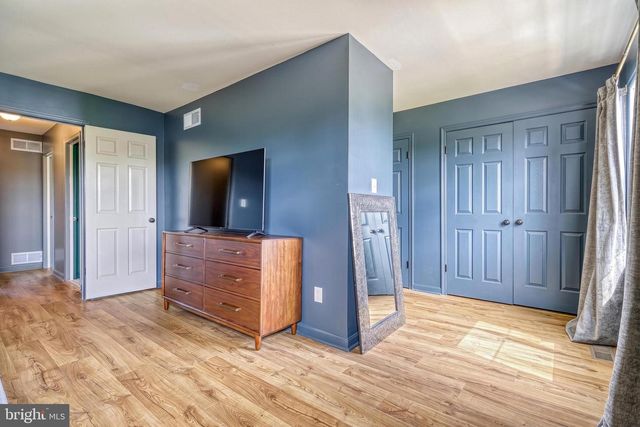 6239 SPRING KNOLL DR, Harrisburg, PA 17111