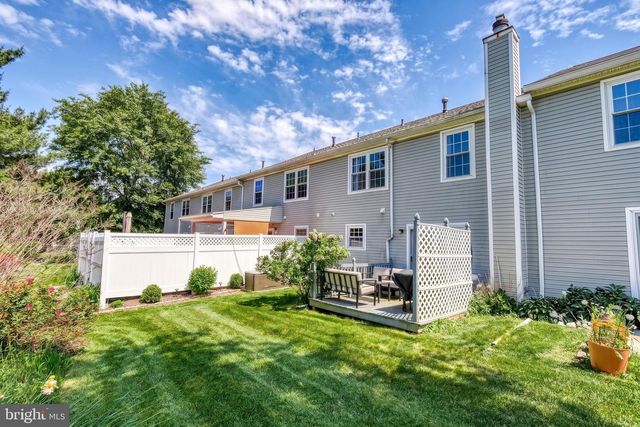 6239 SPRING KNOLL DR, Harrisburg, PA 17111