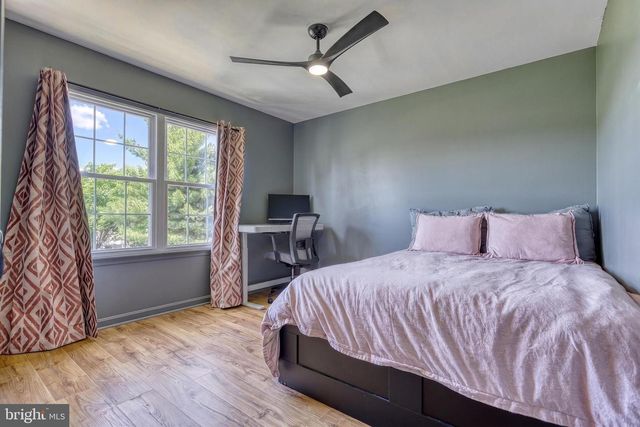 6239 SPRING KNOLL DR, Harrisburg, PA 17111