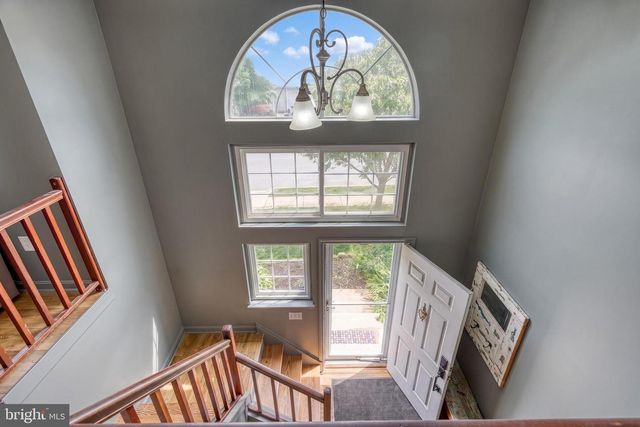 6239 SPRING KNOLL DR, Harrisburg, PA 17111