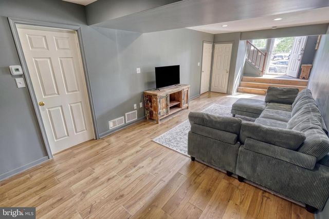 6239 SPRING KNOLL DR, Harrisburg, PA 17111