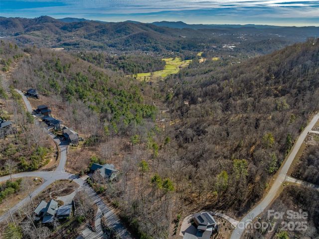 10 Villa Nova Drive, Asheville, NC 28804