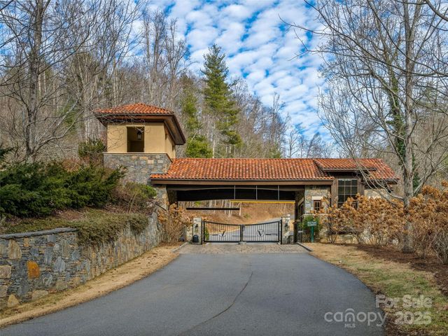 10 Villa Nova Drive, Asheville, NC 28804