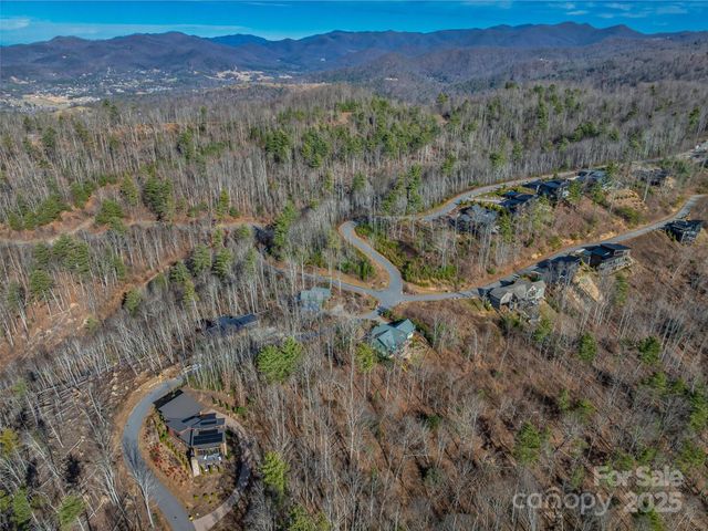 10 Villa Nova Drive, Asheville, NC 28804