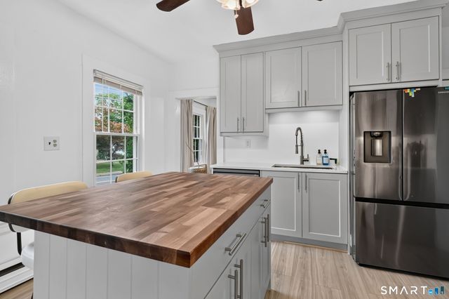 5 Parker Street, Manchester, CT 06040
