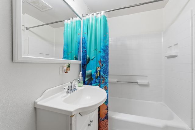 1004 Keller Drive, New Haven, IN 46774