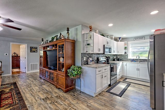 60 Tarrent Street, Andrews, NC 28901