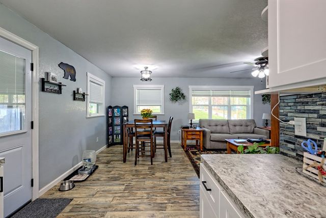 60 Tarrent Street, Andrews, NC 28901