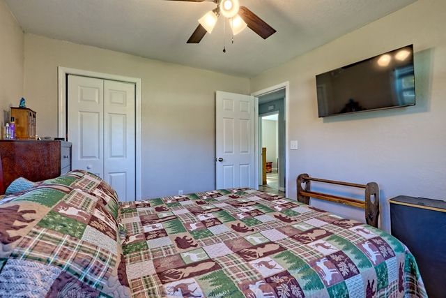 60 Tarrent Street, Andrews, NC 28901