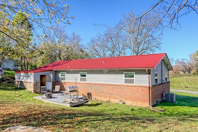 60 Tarrent Street, Andrews, NC 28901