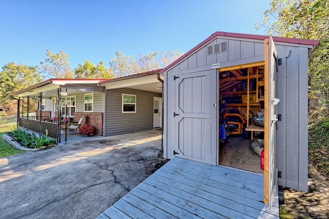 60 Tarrent Street, Andrews, NC 28901