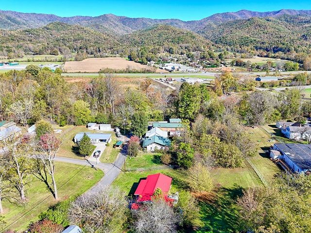 60 Tarrent Street, Andrews, NC 28901