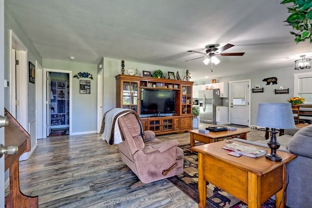 60 Tarrent Street, Andrews, NC 28901