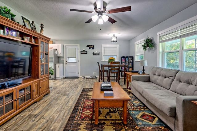 60 Tarrent Street, Andrews, NC 28901