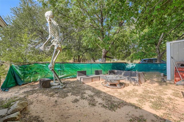 7214 Salt Springs DR A, Austin, TX 78744