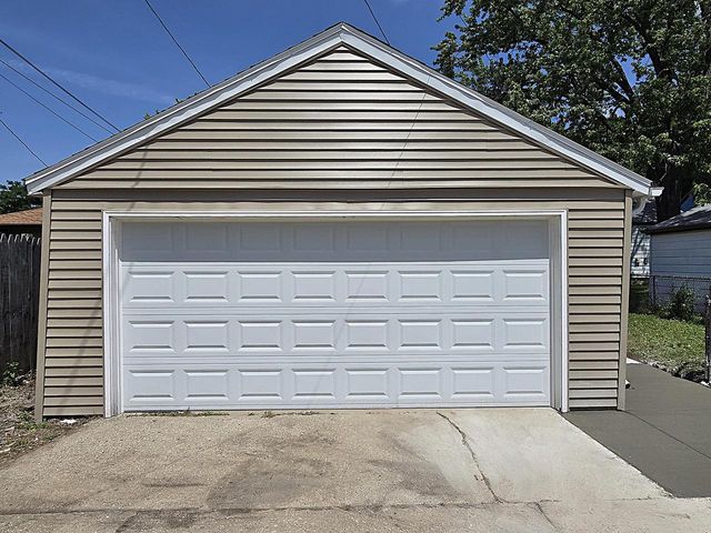 6169 W Spencer PLACE, Milwaukee, WI 53218