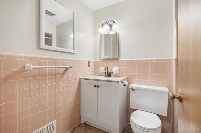 1037 Markley Road, Anderson Twp, OH 45230
