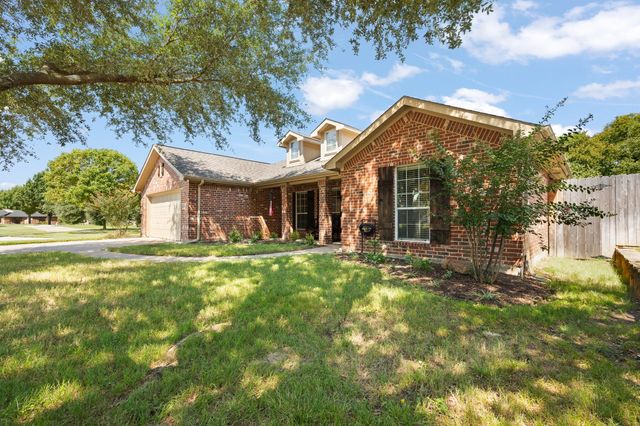 1929 Mary Ann Lane, Burleson, TX 76028