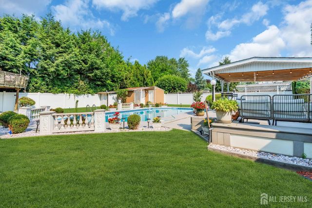 77 michael Road, Spotswood, NJ 08884