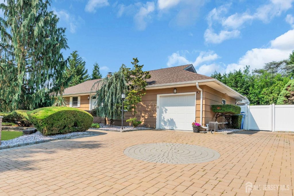 77 michael Road, Spotswood, NJ 08884