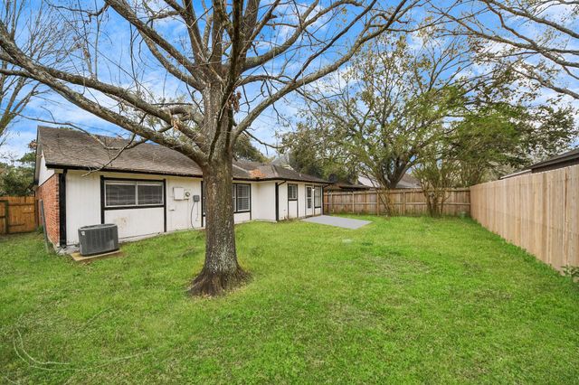 4915 Pecan Grove Drive, Pearland, TX 77584