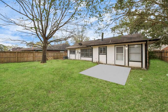 4915 Pecan Grove Drive, Pearland, TX 77584