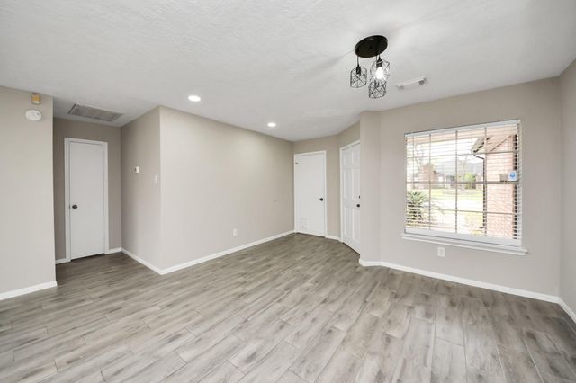 4915 Pecan Grove Drive, Pearland, TX 77584