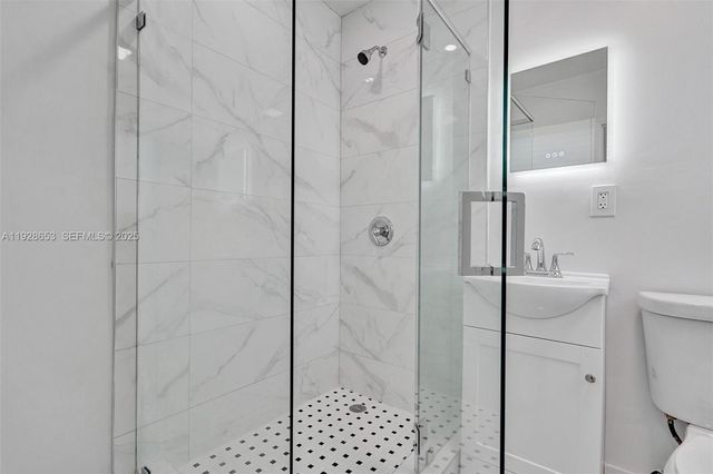 1041 NE 169th St, Miami, FL 33162