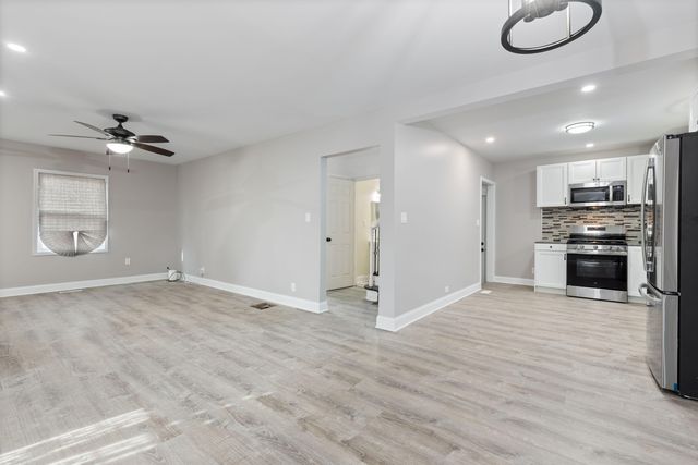 4224 W 10th Avenue, Gary, IN 46404