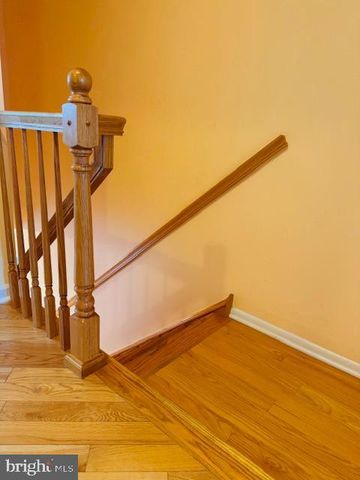 632 LONGFELLOW CT, Warminster, PA 18974