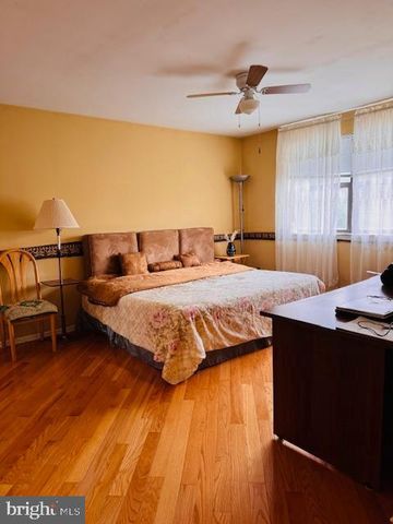 632 LONGFELLOW CT, Warminster, PA 18974