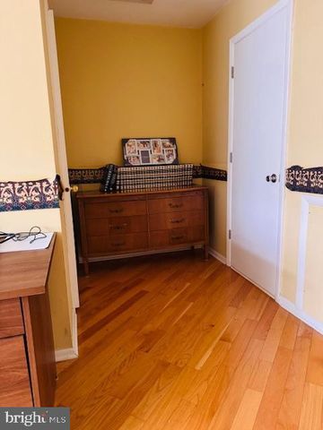 632 LONGFELLOW CT, Warminster, PA 18974