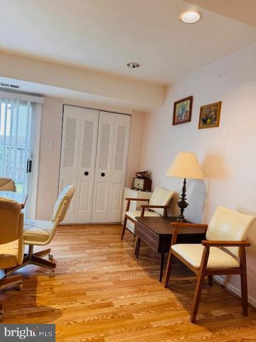 632 LONGFELLOW CT, Warminster, PA 18974