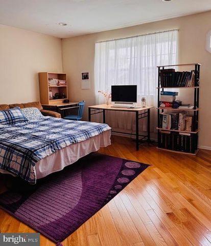 632 LONGFELLOW CT, Warminster, PA 18974