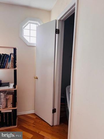 632 LONGFELLOW CT, Warminster, PA 18974