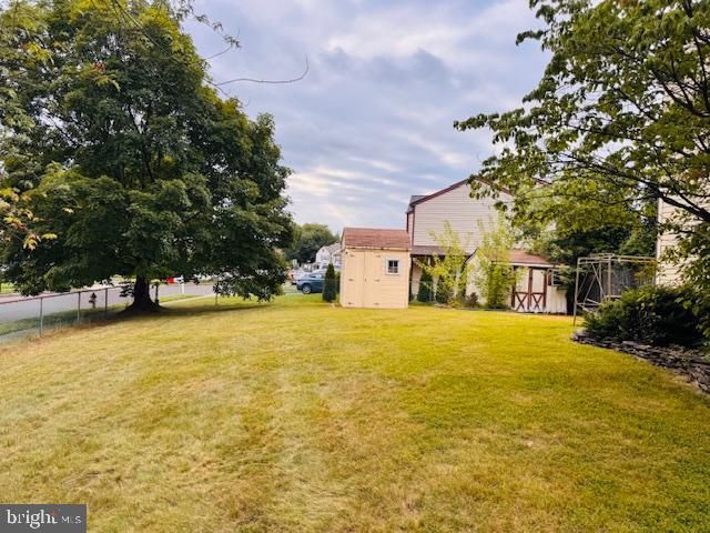 632 LONGFELLOW CT, Warminster, PA 18974