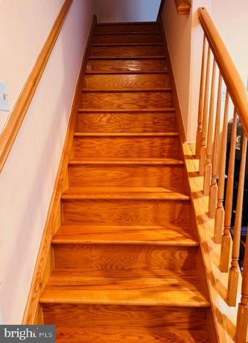 632 LONGFELLOW CT, Warminster, PA 18974