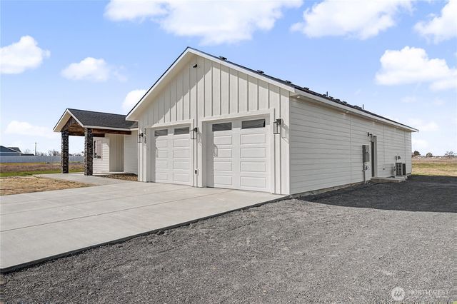 2920 NE Rd H, Moses Lake, WA 98837