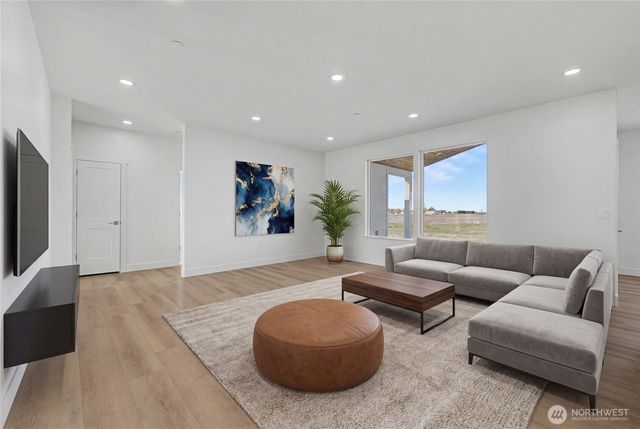 2920 NE Rd H, Moses Lake, WA 98837