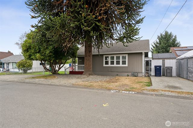 2921 Fredricksen Street, Enumclaw, WA 98022