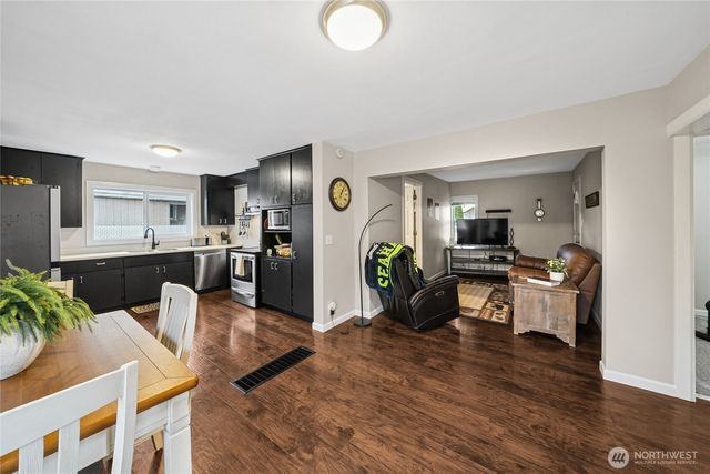 2921 Fredricksen Street, Enumclaw, WA 98022