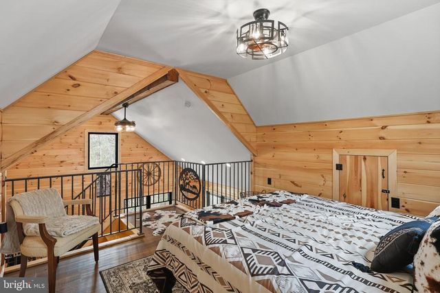 1823 DESERT RD, Haywood, VA 22722